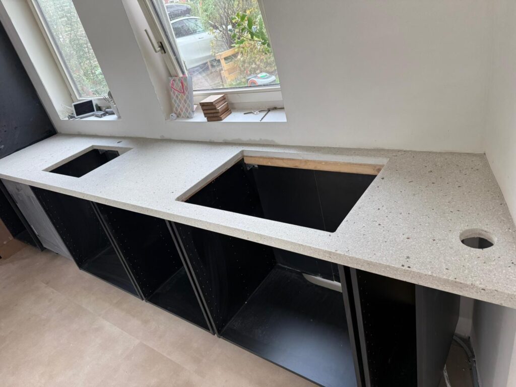 Project in beeld: Maatwerk terrazzo blad met schelpen